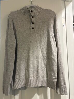 GAP Men's Light Gray Button Henley Sweater